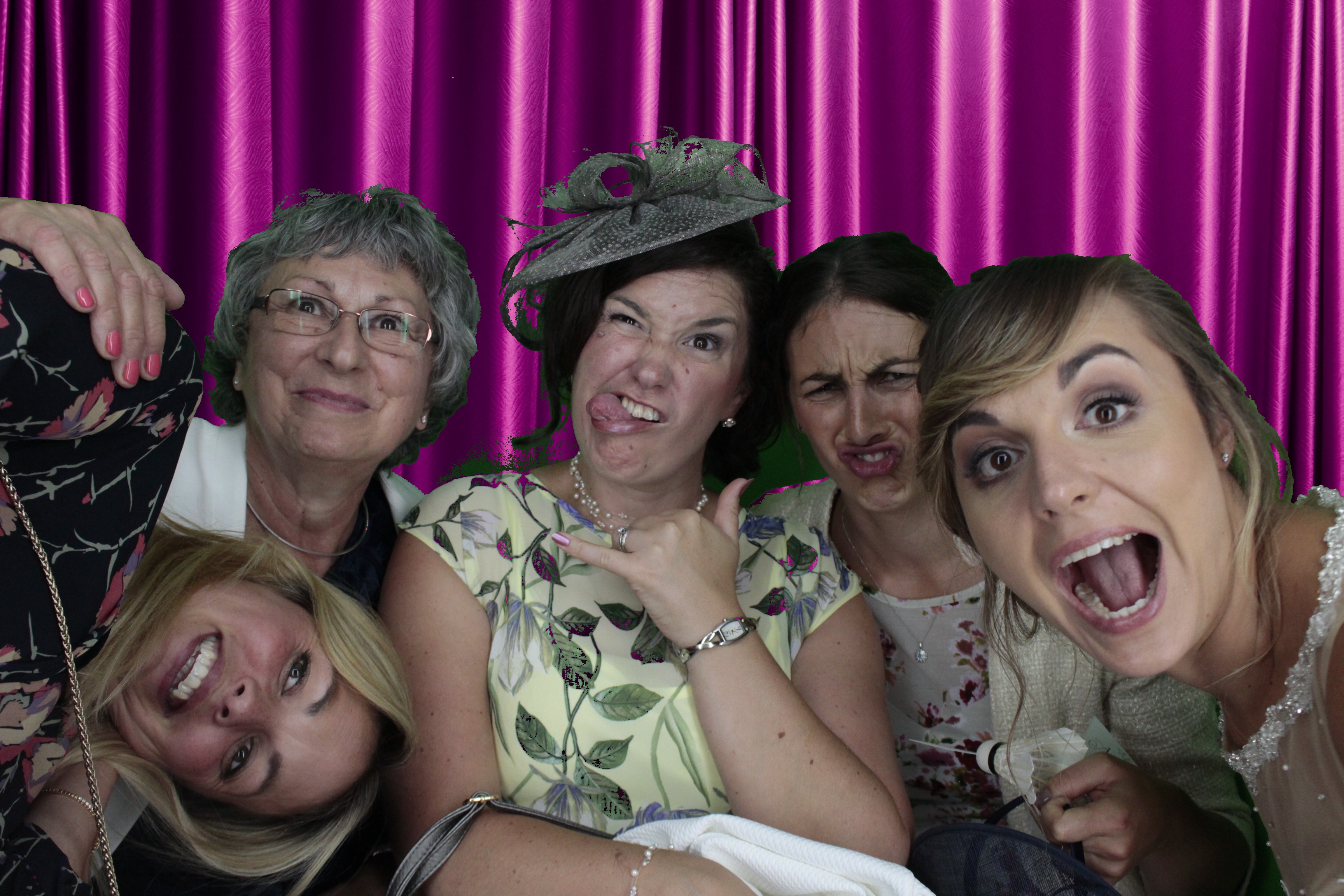 Mr & Mrs Bowles | View more photos from the event at gallery.myphotoboothexperience.co.uk/u/MyPhotoBoothExperienceLtd/Mr-Mrs-Bowles